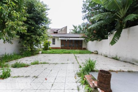 Casa à venda com 300m², 3 quartos e 5 vagas Casa à venda com 300m², 3 quartos e 5 vagasPátio