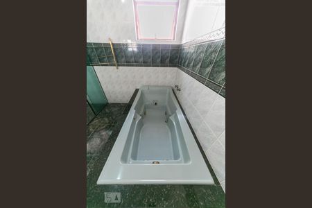 Casa para alugar com 198m², 3 quartos e 4 vagasBanheiro