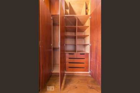 Casa para alugar com 198m², 3 quartos e 4 vagasSuíte