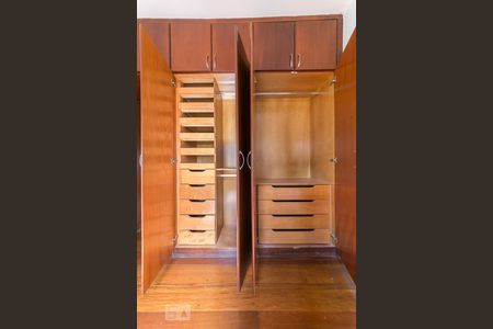 Casa para alugar com 198m², 3 quartos e 4 vagasQuarto 2