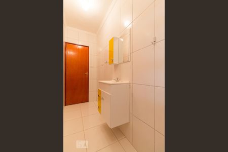 Banheiro de casa para alugar com 1 quarto, 45m² em Jardim Vila Formosa, São Paulo