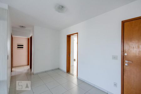 Sala de apartamento para alugar com 3 quartos, 79m² em Setor Leste Universitário, Goiânia