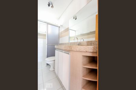 Banheiro social de apartamento para alugar com 3 quartos, 79m² em Setor Leste Universitário, Goiânia