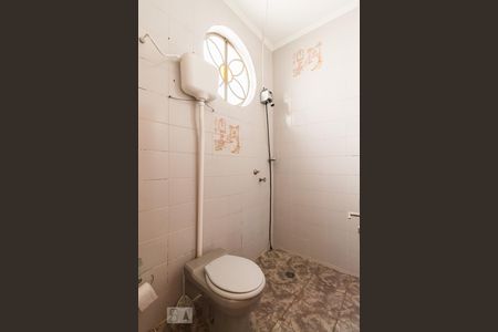 Casa à venda com 660m², 6 quartos e 4 vagasBanheiro do salã0