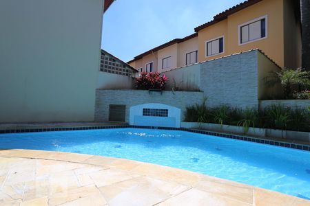 Casa de condomínio à venda com 110m², 2 quartos e 1 vagaPiscina