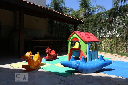 Casa de condomínio à venda com 110m², 2 quartos e 1 vagaPlayground