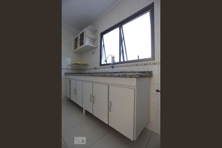 Cozinha de casa de condomínio à venda com 2 quartos, 110m² em Vila São Silvestre, São Paulo