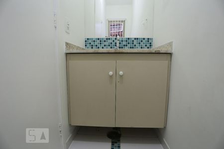 Casa de condomínio à venda com 110m², 2 quartos e 1 vagaLavabo