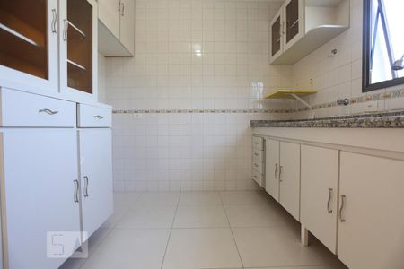 Cozinha de casa de condomínio à venda com 2 quartos, 110m² em Vila São Silvestre, São Paulo