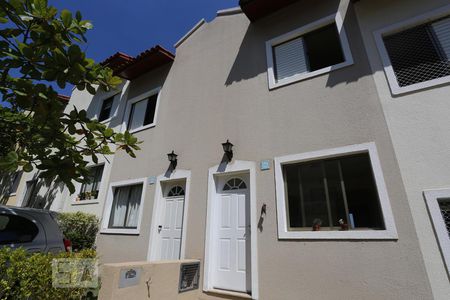 Casa de condomínio à venda com 110m², 2 quartos e 1 vagaFachada