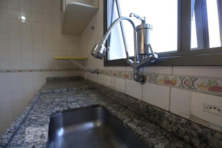 Cozinha de casa de condomínio à venda com 2 quartos, 110m² em Vila São Silvestre, São Paulo