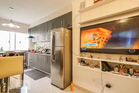 Sala e cozinha de casa de condomínio para alugar com 1 quarto, 70m² em Vila Esperança, São Paulo