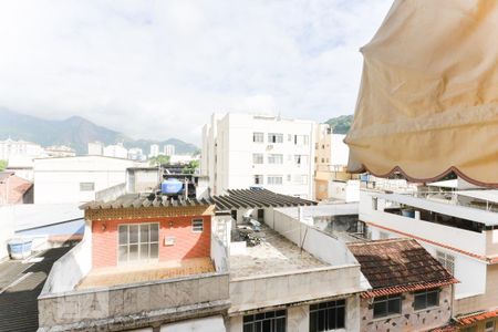Vista sala de apartamento para alugar com 2 quartos, 60m² em Vila Isabel, Rio de Janeiro
