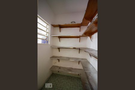 Casa à venda com 140m², 4 quartos e 6 vagasDespensa