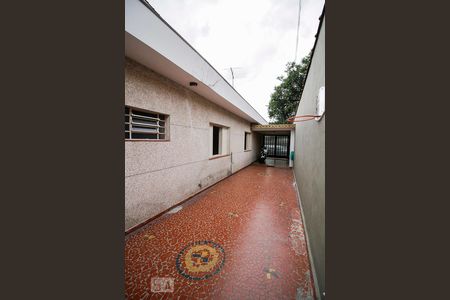 Casa à venda com 140m², 4 quartos e 6 vagasCorredor Lateral