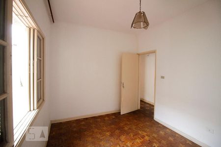 Casa à venda com 140m², 4 quartos e 6 vagasQuarto