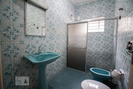 Casa à venda com 140m², 4 quartos e 6 vagasBanheiro 2