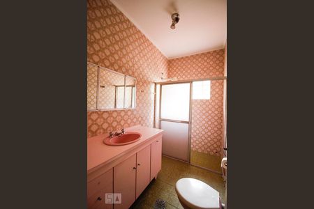 Casa à venda com 140m², 4 quartos e 6 vagasBanheiro