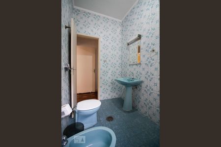 Casa à venda com 140m², 4 quartos e 6 vagasBanheiro 2