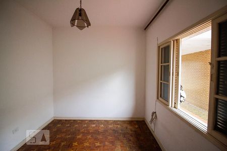 Casa à venda com 140m², 4 quartos e 6 vagasQuarto