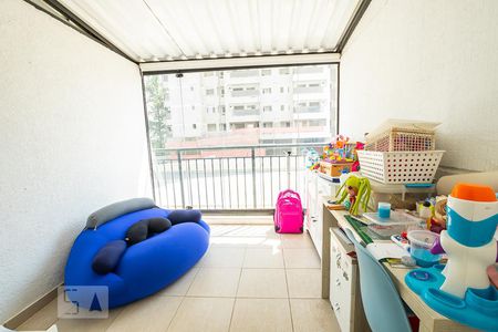 Apartamento à venda com 105m², 2 quartos e 2 vagasQuarto Varanda