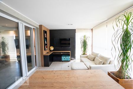 Apartamento à venda com 105m², 2 quartos e 2 vagasVaranda