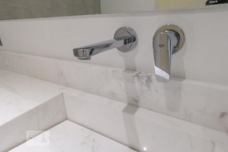 Apartamento à venda com 70m², 1 quarto e 2 vagas Apartamento à venda com 70m², 1 quarto e 2 vagasBanheiro