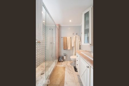 Apartamento à venda com 580m², 3 quartos e 8 vagasBanheiro da Suíte 2