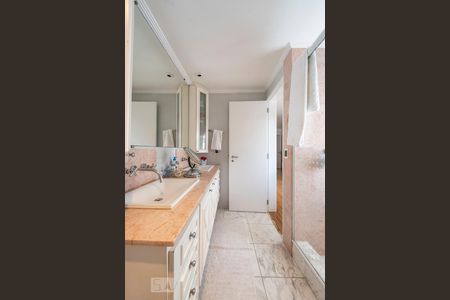 Apartamento à venda com 580m², 3 quartos e 8 vagasBanheiro da Suíte 2