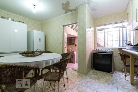 Casa para alugar com 100m², 2 quartos e sem vagaCozinha 