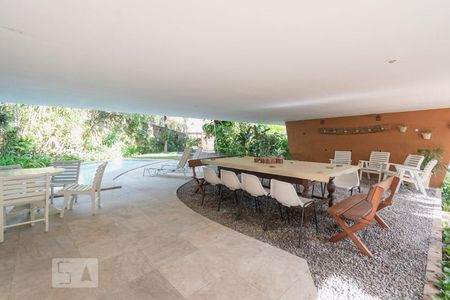 Casa de condomínio à venda com 621m², 4 quartos e 3 vagas Casa de condomínio à venda com 621m², 4 quartos e 3 vagasÁrea de Lazer