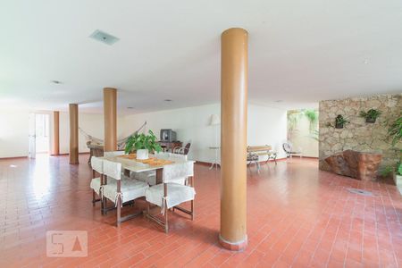 Casa de condomínio à venda com 621m², 4 quartos e 3 vagas Casa de condomínio à venda com 621m², 4 quartos e 3 vagasÁrea de Lazer