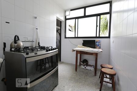 Apartamento à venda com 120m², 3 quartos e 3 vagascozinha