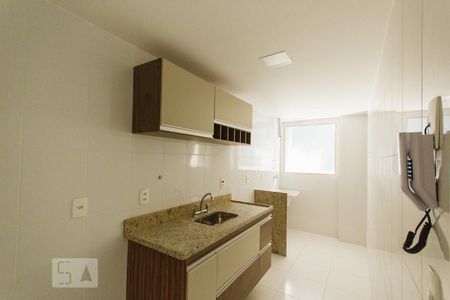 Apartamento à venda com 76m², 2 quartos e 1 vaga Apartamento à venda com 76m², 2 quartos e 1 vagaCozinha e Área de Serviço