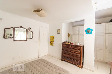 Apartamento à venda com 191m², 4 quartos e 2 vagasSuíte 1