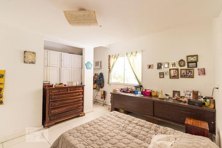 Apartamento à venda com 191m², 4 quartos e 2 vagasSuíte 1