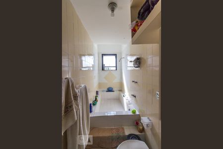 Apartamento à venda com 191m², 4 quartos e 2 vagasBanheiro Suíte 1