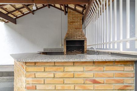 Apartamento à venda com 180m², 5 quartos e 4 vagasChurrasqueira