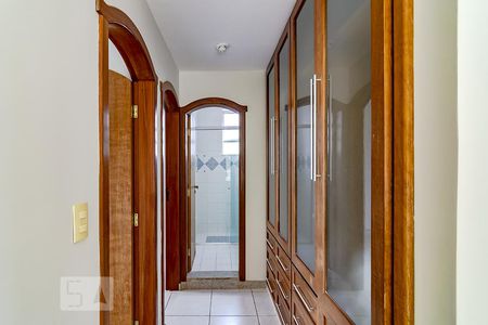 Apartamento à venda com 180m², 5 quartos e 4 vagasCorredor da Cobertura