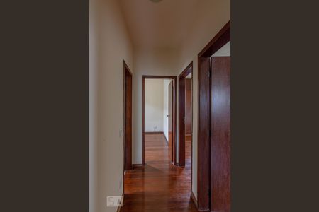 Corredor de apartamento para alugar com 3 quartos, 115m² em Sion, Belo Horizonte