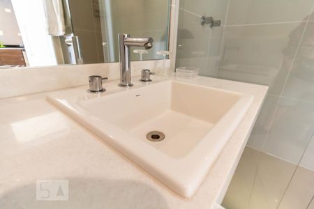 Pia do Banheiro de kitnet/studio à venda com 1 quarto, 56m² em Alphaville Industrial, Barueri