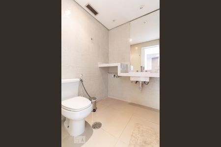 Banheiro de kitnet/studio à venda com 1 quarto, 56m² em Alphaville Industrial, Barueri