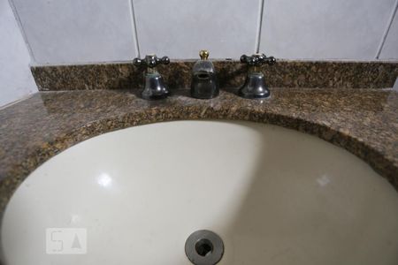 Apartamento à venda com 61m², 2 quartos e 1 vaga Apartamento à venda com 61m², 2 quartos e 1 vagaBanheiro