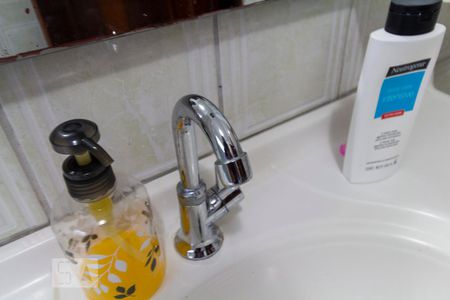 Banheiro social de casa para alugar com 2 quartos, 120m² em Jardim Oriental, São Paulo