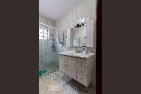 Banheiro social de casa para alugar com 2 quartos, 120m² em Jardim Oriental, São Paulo