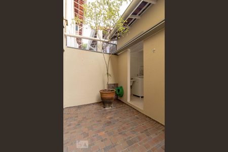Casa para alugar com 120m², 2 quartos e 1 vagaQuintal
