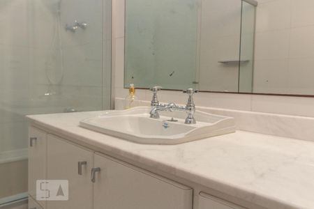 Casa para alugar com 120m², 2 quartos e 1 vagaBanheiro