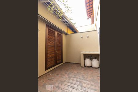 Casa para alugar com 120m², 2 quartos e 1 vagaQuintal
