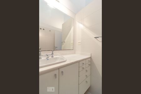 Casa para alugar com 120m², 2 quartos e 1 vagaBanheiro