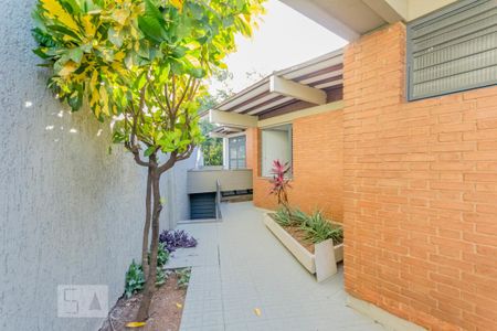 Casa à venda com 463m², 6 quartos e 6 vagas Casa à venda com 463m², 6 quartos e 6 vagasEntrada